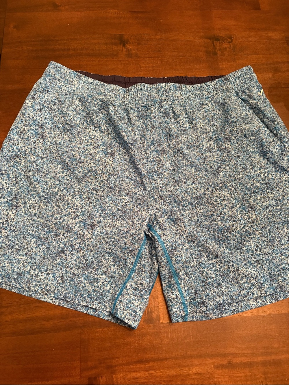 Rhone Pursuit Shorts in a blue and black abstract "camo-style" print Sz XL